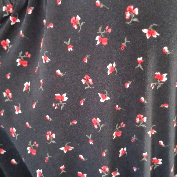 MK Off shoulder Blouse - Picture 4 of 6